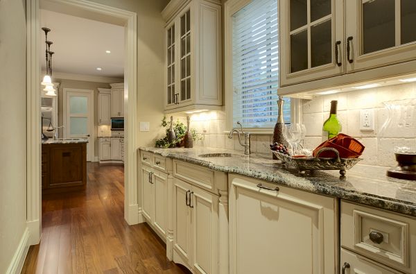 Butlers Pantry Installation in Conroe